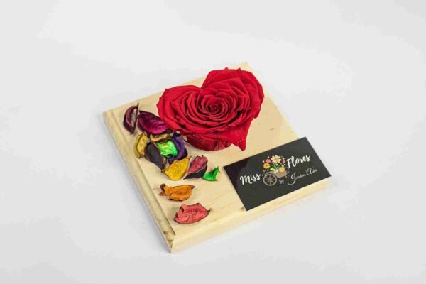 #78 Rosa Corazón en caja pandora