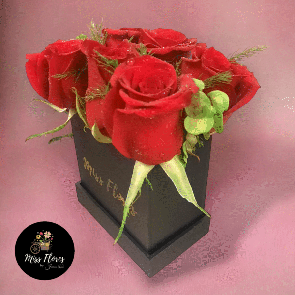 #11 Caja Lujo pequeña 6 rosas