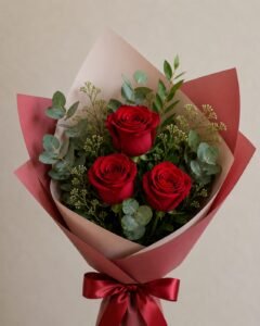 #333  Rubí Elegance – Bouquet Floral Premium