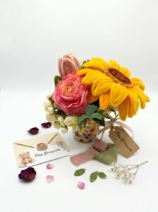# 401 Taza Floral Artesanal con Girasol y Tulipán